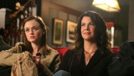 Rory and Lorelai Gilmore in Gilmore Girls (Image via Netflix)